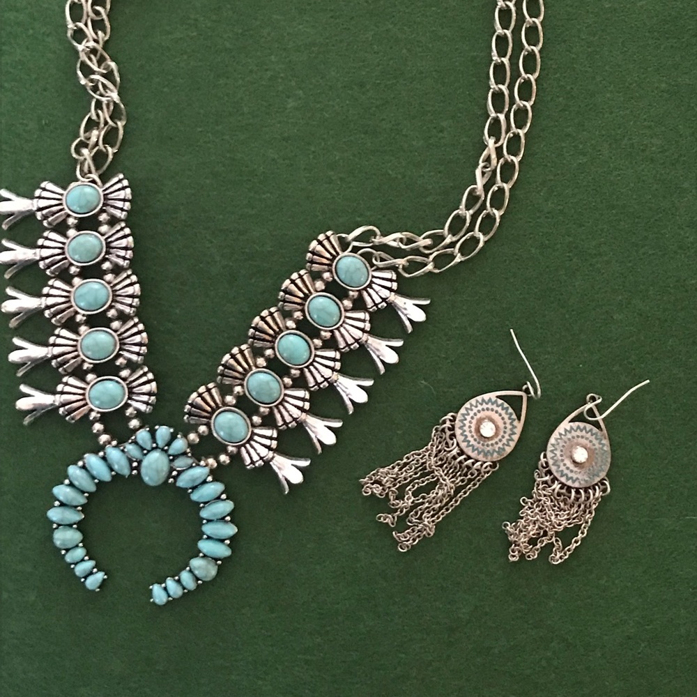Turquoise necklace with dangly earrings